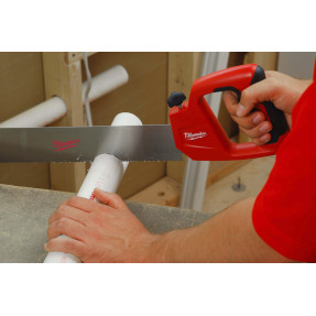 Scie à main PVC Milwaukee 48220212 | Coupe nette tuyauterie PVC