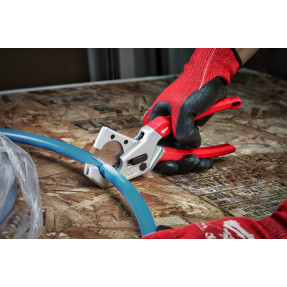 Coupe-tube plastique Milwaukee Plastic Cutter | FDS Pro