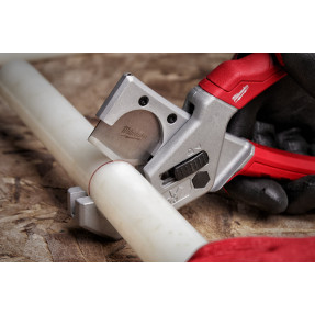 Coupe-tube plastique Milwaukee Plastic Cutter | FDS Pro
