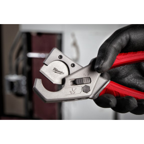 Coupe-tube plastique Milwaukee Plastic Cutter | FDS Pro