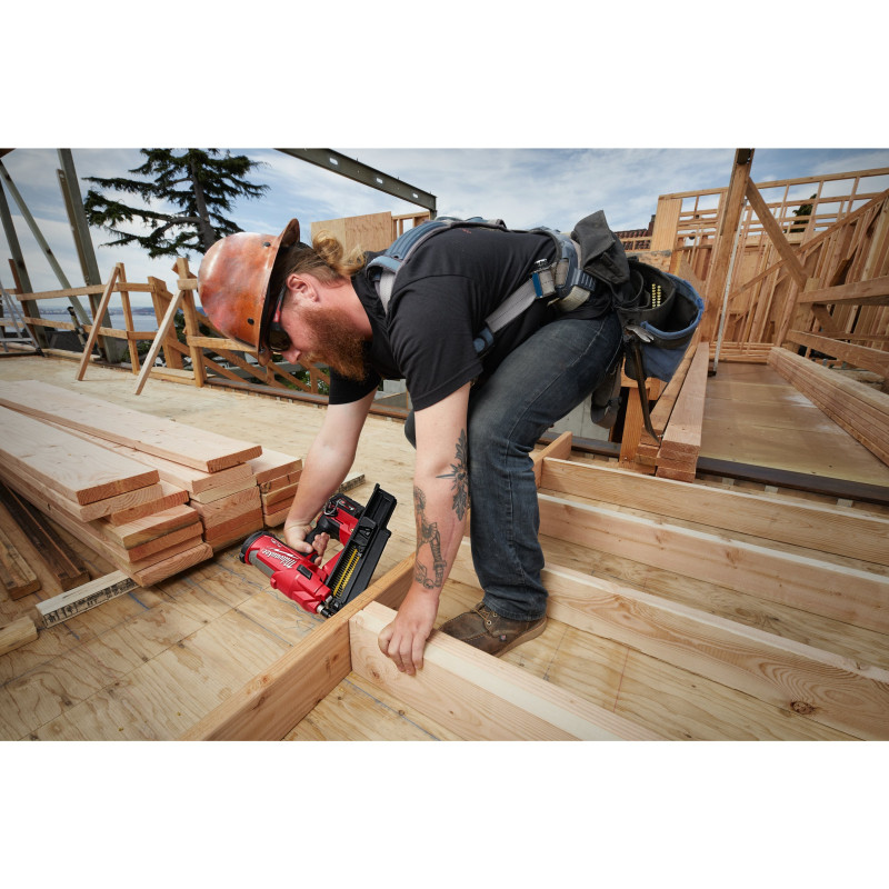 M18 FUEL Cloueur Charpente 21° Milwaukee M18 FFN21-0C | FDS Pro