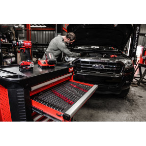 Servante Milwaukee 4932493817 équipée 246 outils - 7 tiroirs 30"