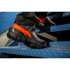 Chaussure Milwaukee ARMOURTRED™ S3S ESD – Sécurité BTP & Métiers de l'Eau