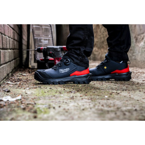 Chaussure Milwaukee ARMOURTRED™ S3S ESD – Sécurité BTP & Métiers de l'Eau