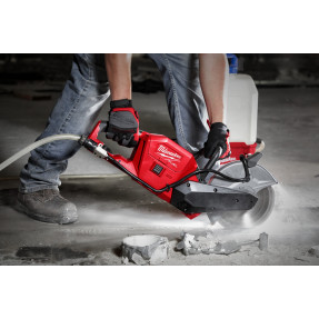 M18 FCOS230-121 Milwaukee : Découpeuse béton 18V FUEL 230 mm