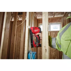 Agrafes câble Milwaukee P600 - Fixation câbles sur bois M12 BCST