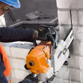 Tronçonneuse thermique Stihl à chaîne diamantée